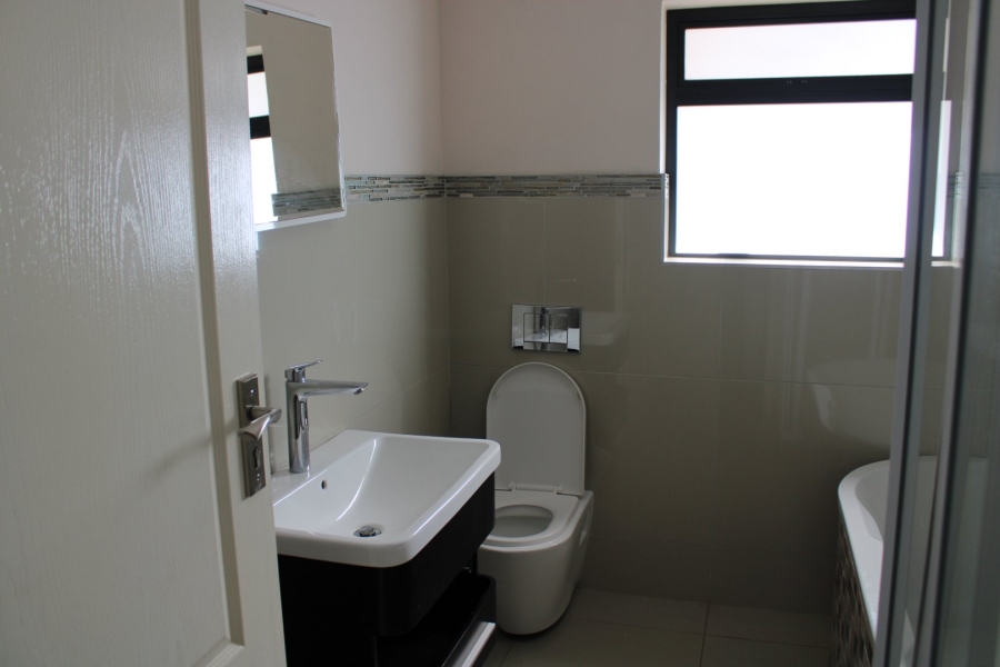 4 Bedroom Property for Sale in Kidds Beach Eastern Cape